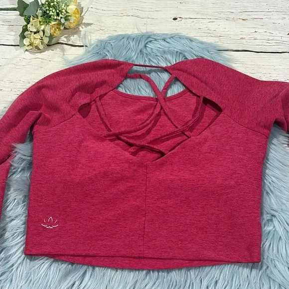 Beyond Yoga Spacedye Enlighten Cropped Pullover Top in Cranberry Heather - Picture 7 of 9